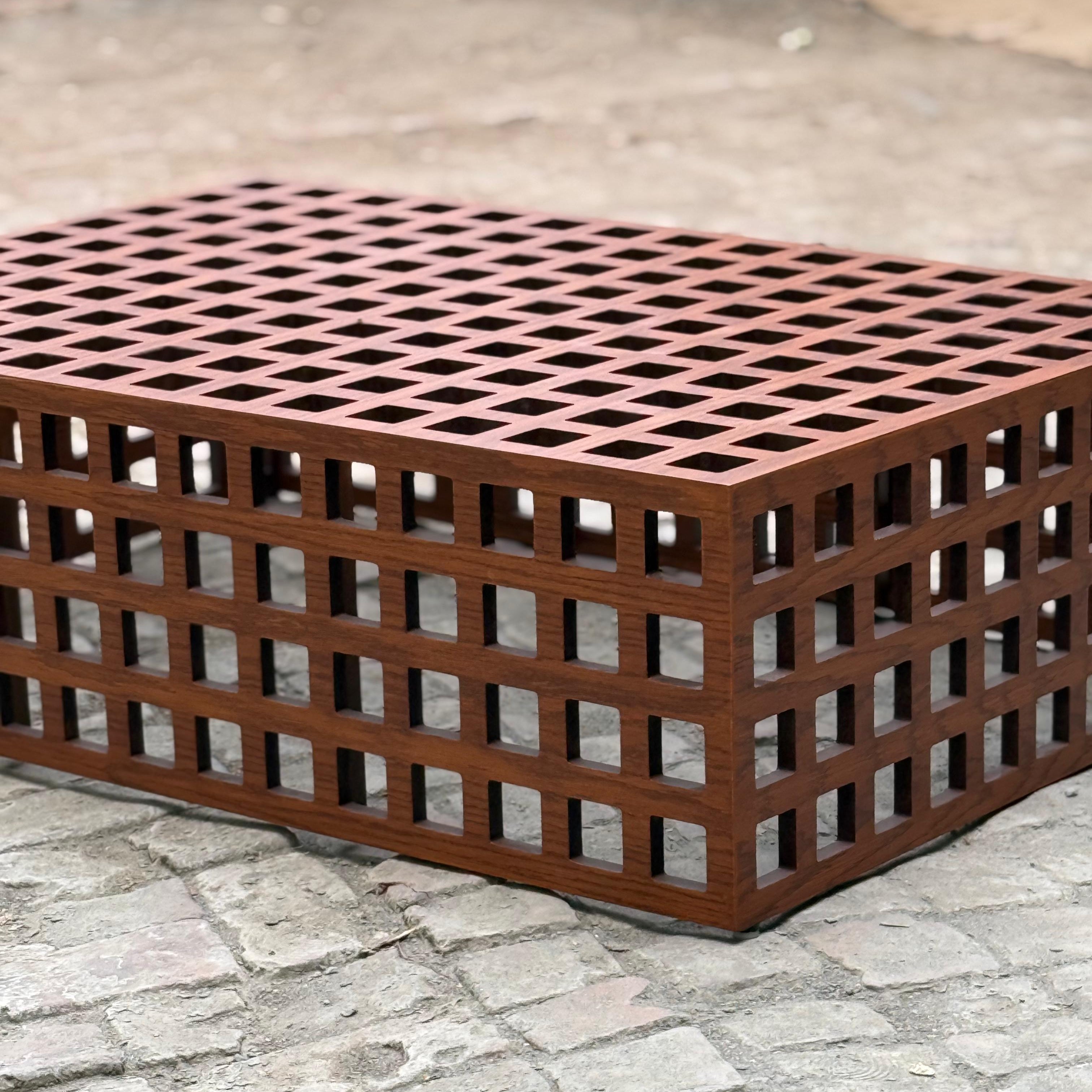 Grid Center Table