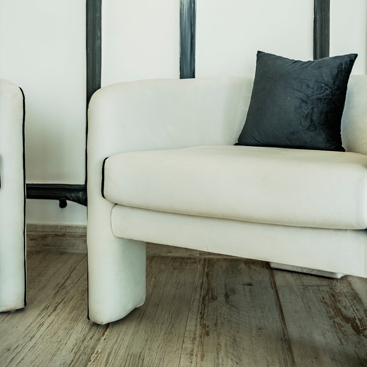Outline Chair