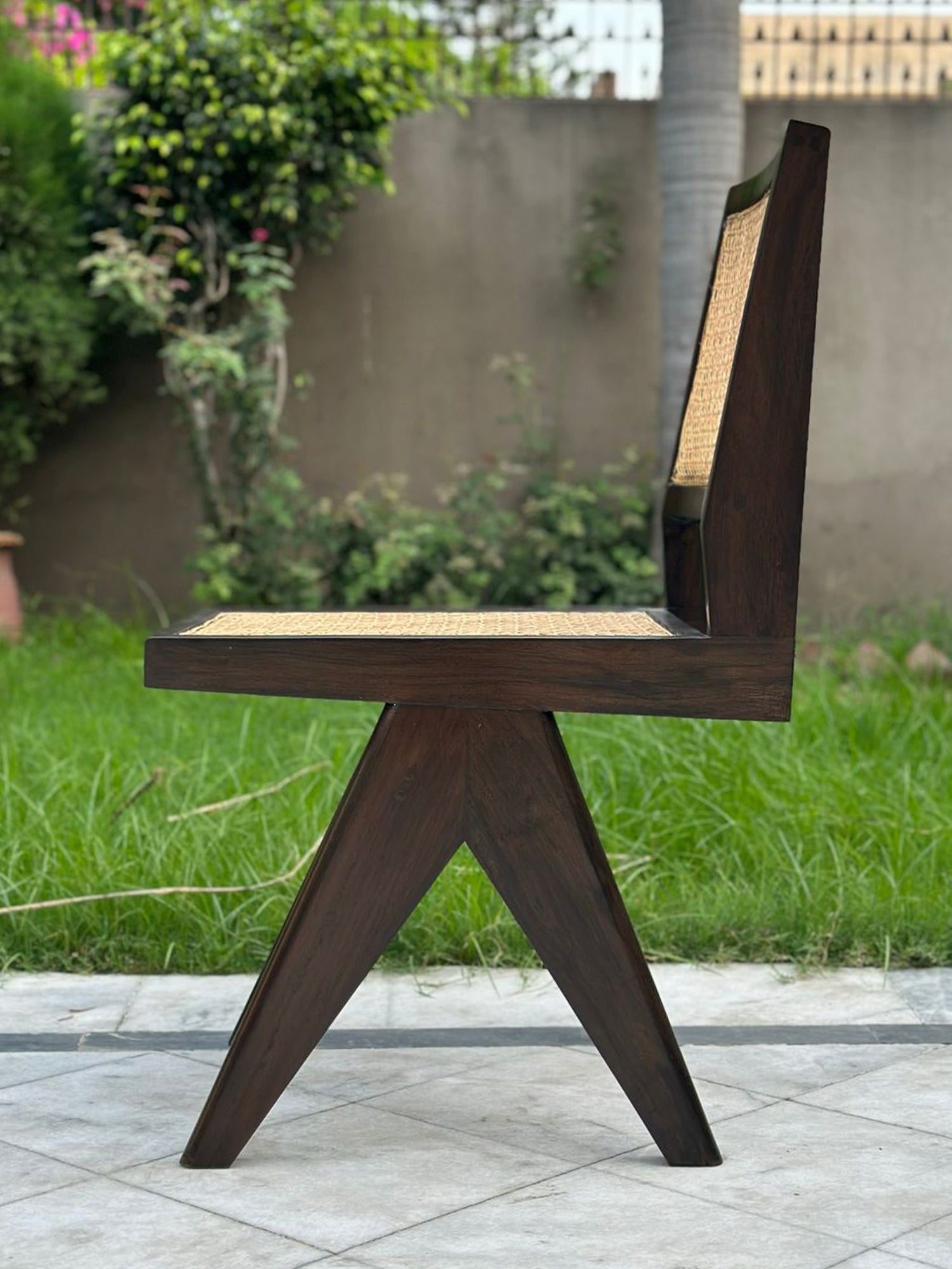 Armless Chandigarh Scissor Chair